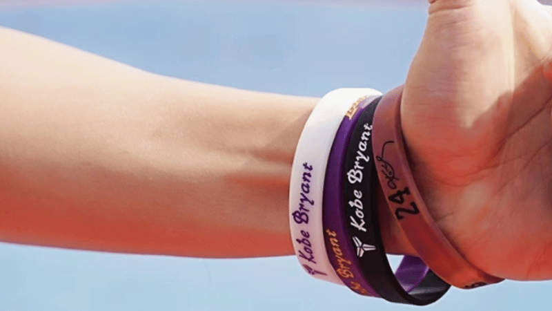  Silicone Rubber Wristbands worn on the arm