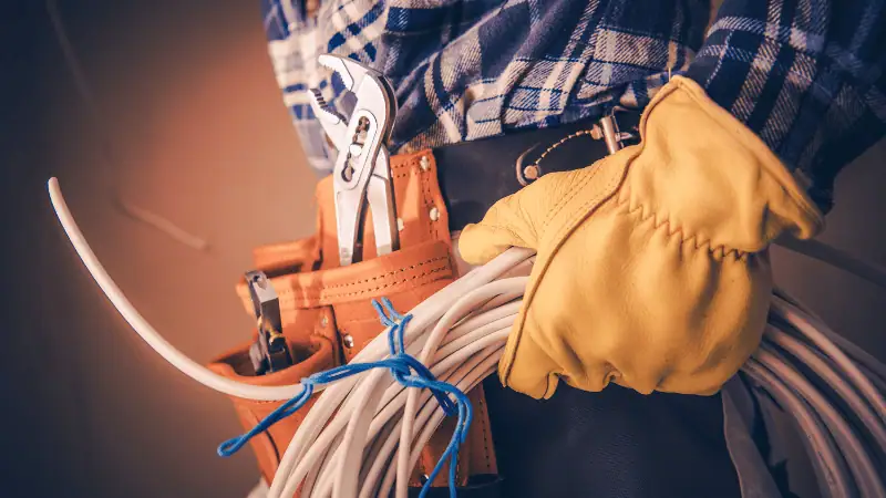 Rubber glove for electrical worker