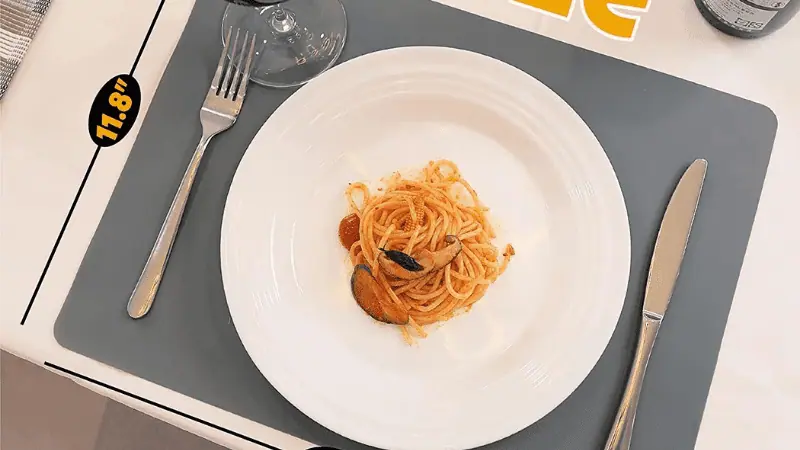 non-slip silicone table mat for protecting the table from food contamination