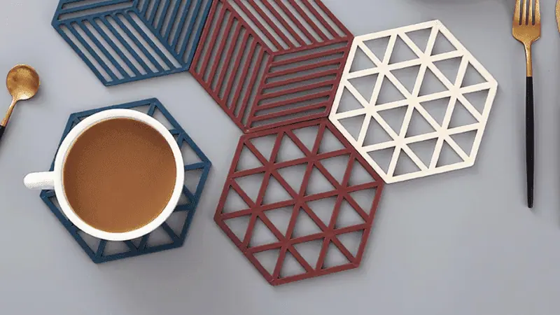 Silicone insulation mat for protecting the cups