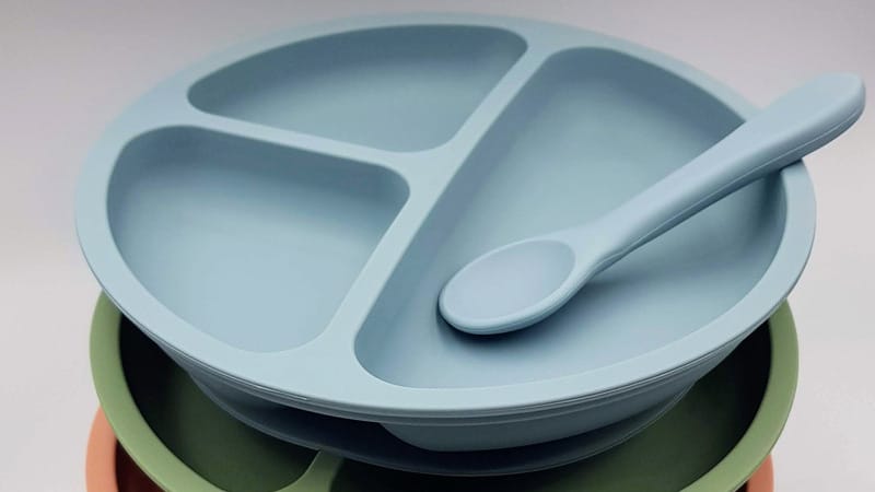 silicone plates and spoon