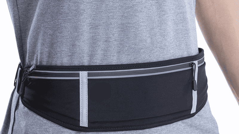 Running belt with main pocket