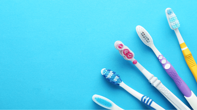 Mangos de cepillos de dientes fabricados mediante sobremoldeo